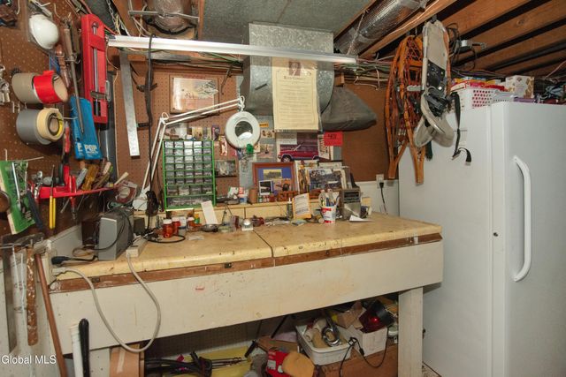 1046 Manas Drive, Rotterdam, NY 12303