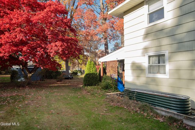 1046 Manas Drive, Rotterdam, NY 12303