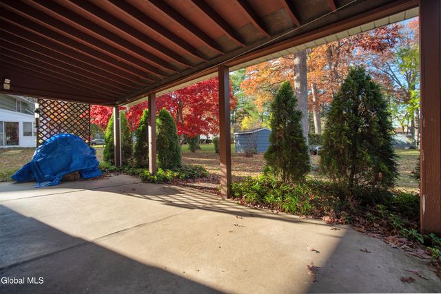 1046 Manas Drive, Rotterdam, NY 12303