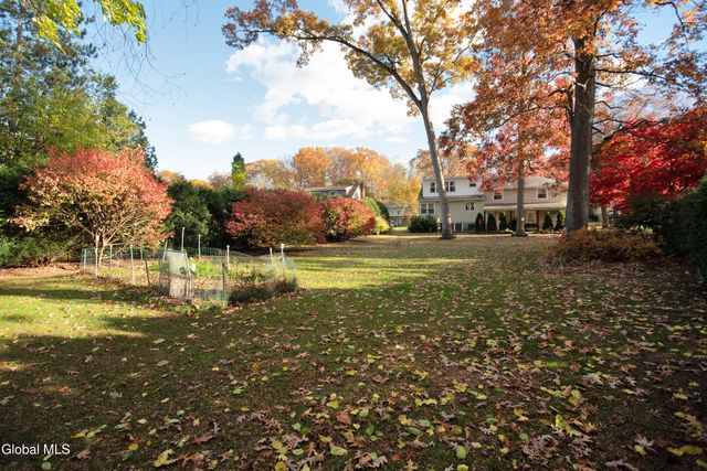 1046 Manas Drive, Rotterdam, NY 12303