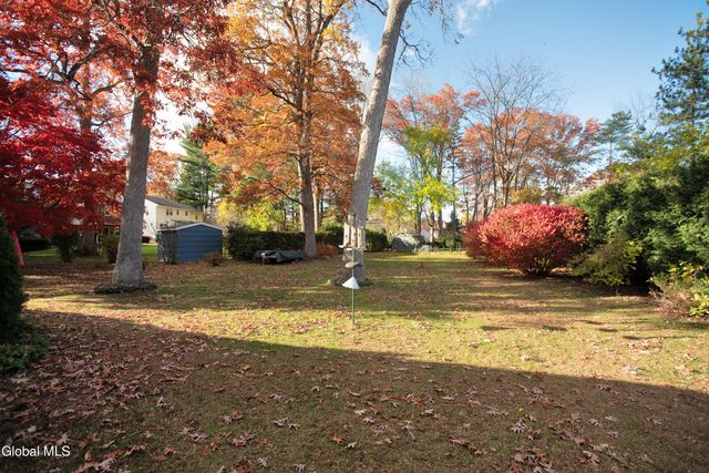 1046 Manas Drive, Rotterdam, NY 12303