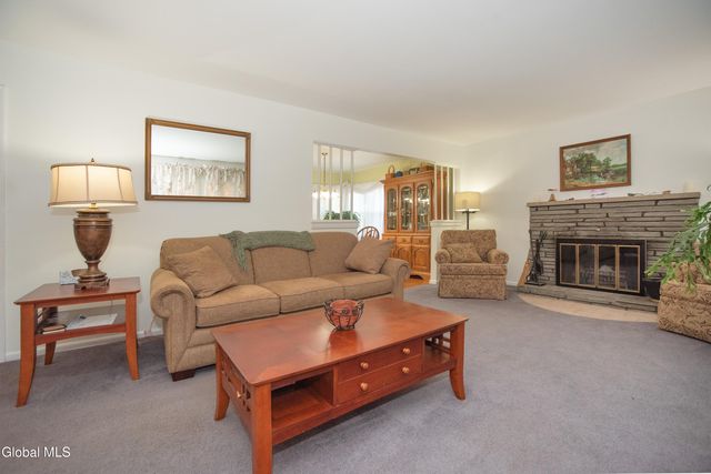 1046 Manas Drive, Rotterdam, NY 12303