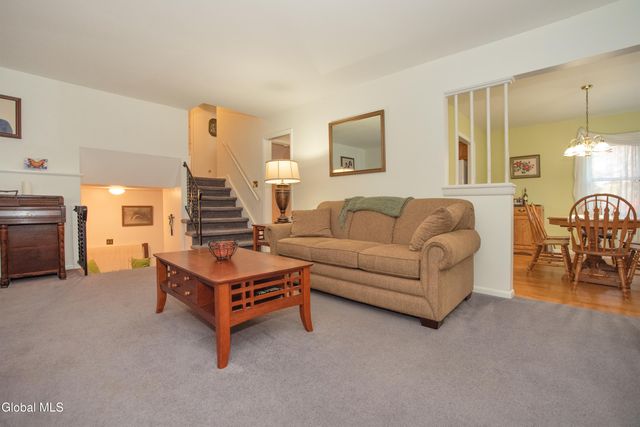 1046 Manas Drive, Rotterdam, NY 12303