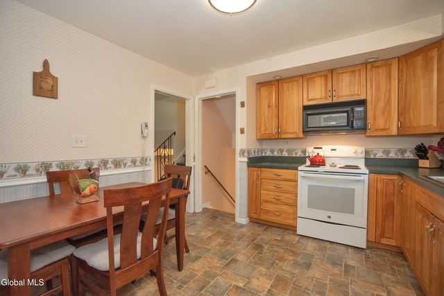 1046 Manas Drive, Rotterdam, NY 12303