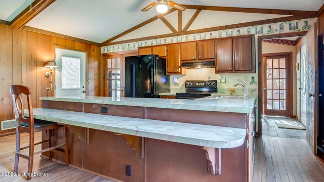 259 E Valleyview Dr, Mt Washington, KY 40047