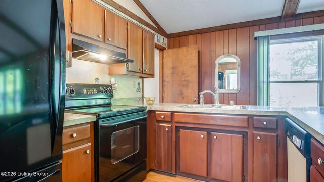 259 E Valleyview Dr, Mt Washington, KY 40047