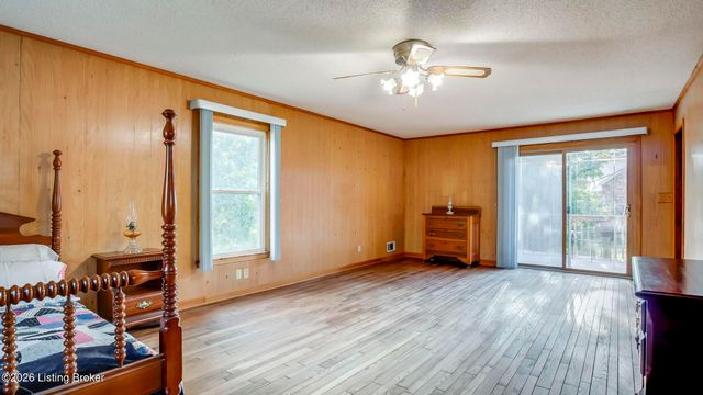 259 E Valleyview Dr, Mt Washington, KY 40047