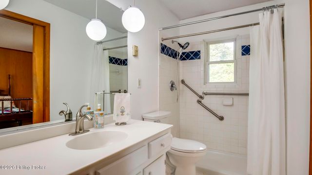 259 E Valleyview Dr, Mt Washington, KY 40047