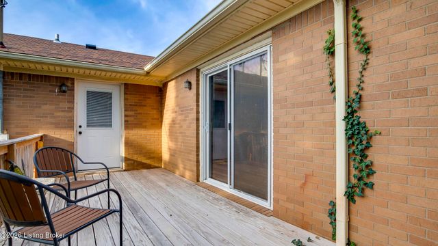 259 E Valleyview Dr, Mt Washington, KY 40047