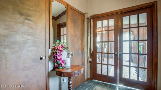 259 E Valleyview Dr, Mt Washington, KY 40047