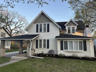 323 E Capitol DRIVE, Hartland, WI 53029