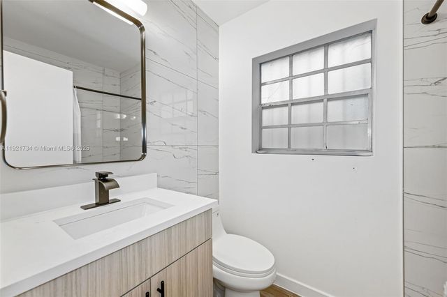 23 SW 8th St, Hallandale Beach, FL 33009