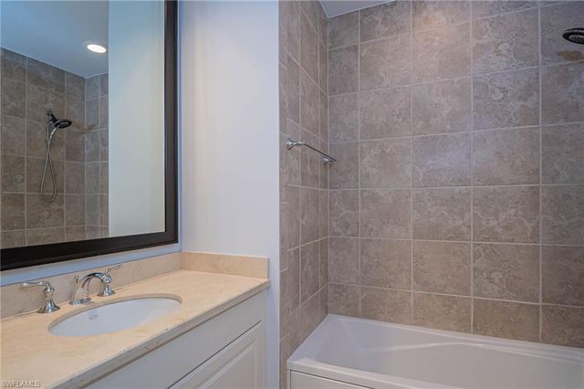 5068 Annunciation CIR 209, Ave Maria, FL 34142
