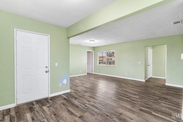 1729 Melody Lane, Bakersfield, CA 93308