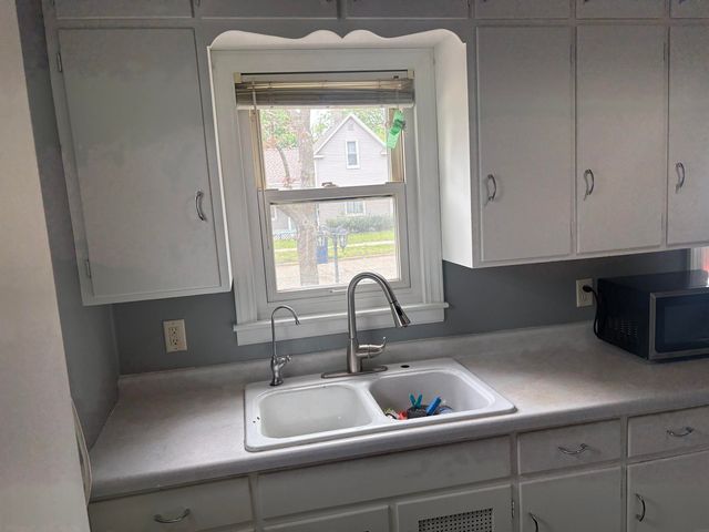 706 Kern, Waterloo, IA 50703