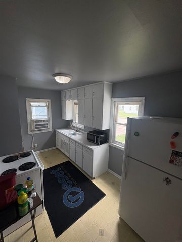 706 Kern, Waterloo, IA 50703