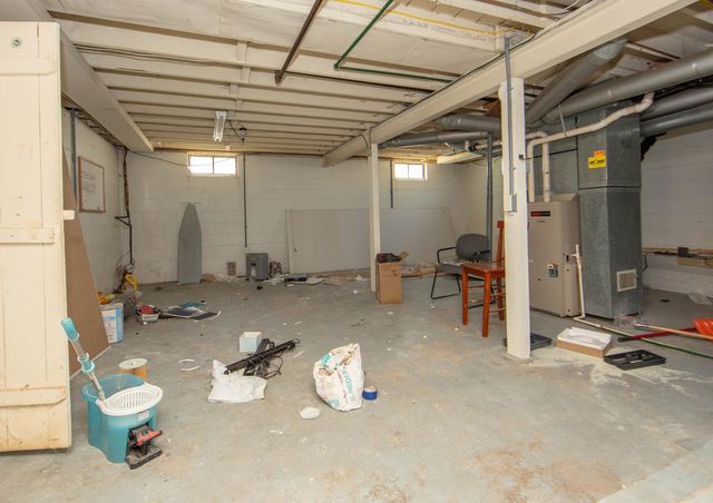 706 Kern, Waterloo, IA 50703