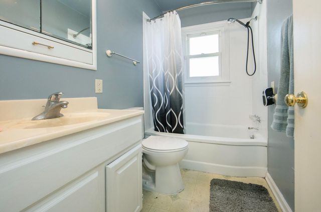 706 Kern, Waterloo, IA 50703