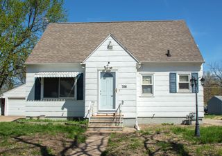 706 Kern, Waterloo, IA 50703