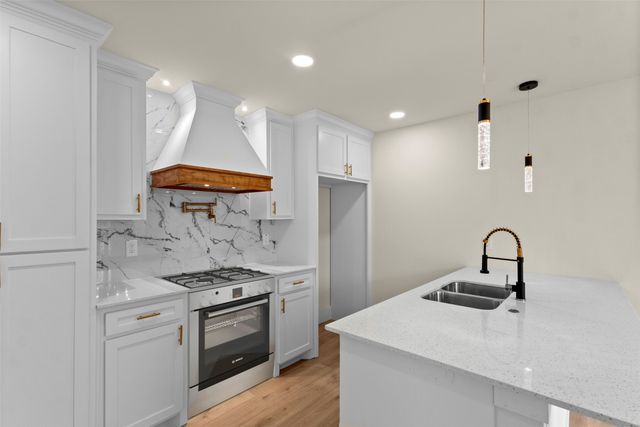 153 Avondale Avenue, Azle, TX 76020