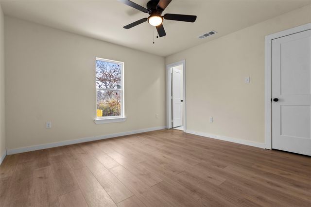 153 Avondale Avenue, Azle, TX 76020