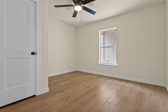 153 Avondale Avenue, Azle, TX 76020