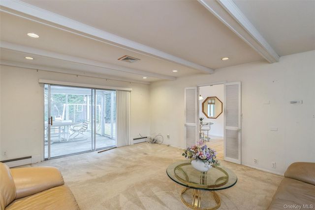 22 Ballad Lane, Stony Brook, NY 11790