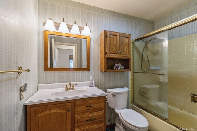 22 Ballad Lane, Stony Brook, NY 11790