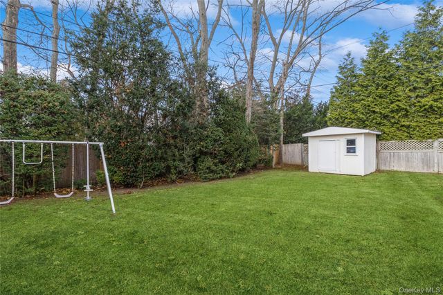 22 Ballad Lane, Stony Brook, NY 11790