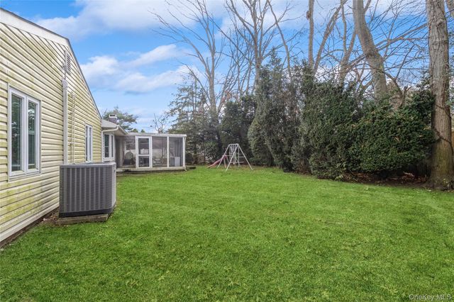 22 Ballad Lane, Stony Brook, NY 11790