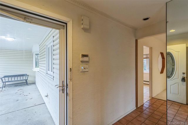 22 Ballad Lane, Stony Brook, NY 11790