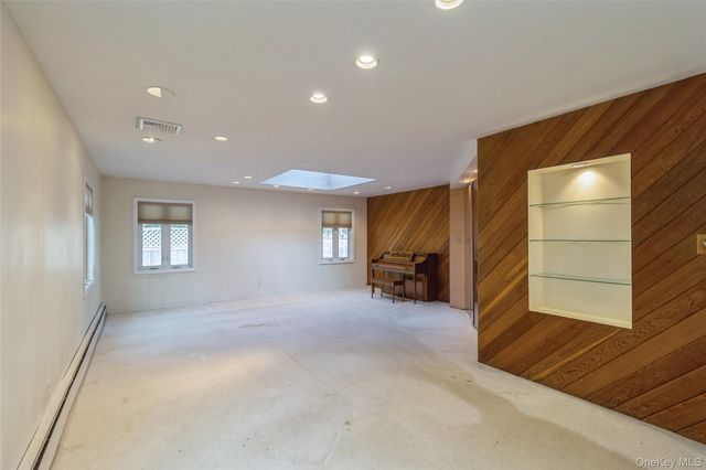 22 Ballad Lane, Stony Brook, NY 11790