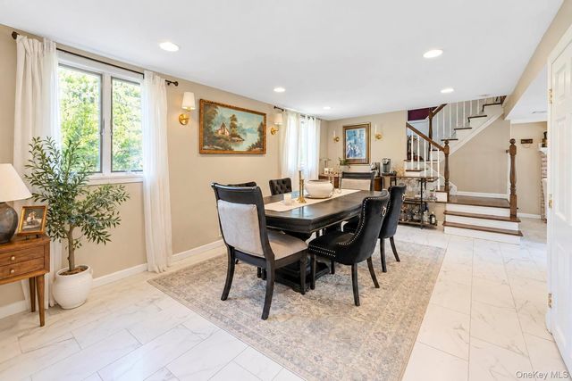 19 Badger Lane, East Setauket, NY 11733