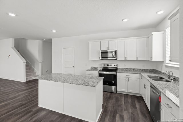 949 Heartseed Avenue, New Braunfels, TX 78130