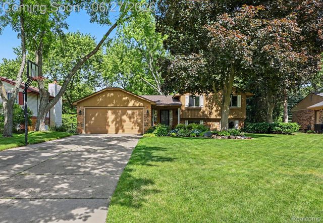 5134 Old Cove Road, Independence Charter Township, MI 48346