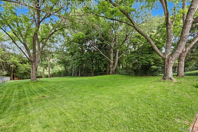 5134 Old Cove Road, Independence Charter Township, MI 48346
