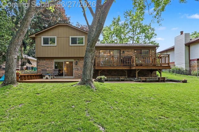 5134 Old Cove Road, Independence Charter Township, MI 48346