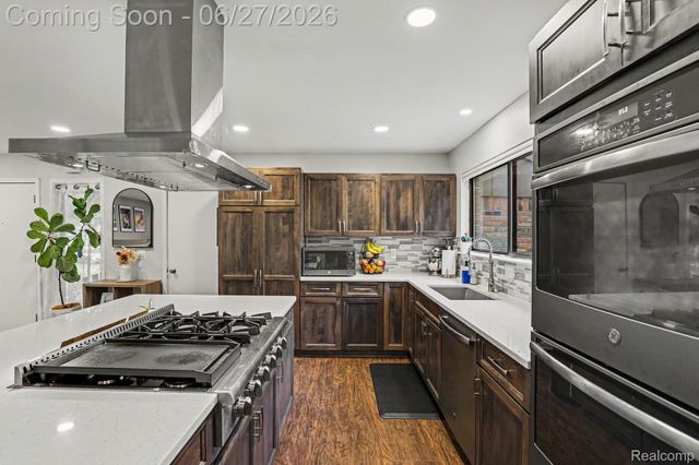 5134 Old Cove Road, Independence Charter Township, MI 48346