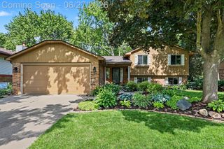 5134 Old Cove Road, Independence Charter Township, MI 48346