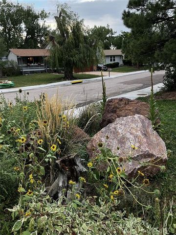 2965 Westcliff Circle, Colorado Springs, CO 80906