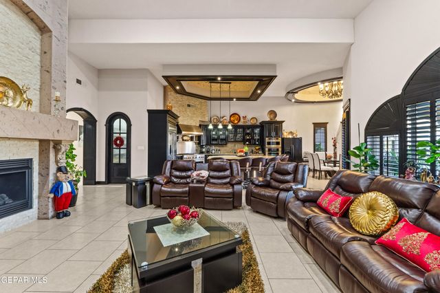 4500 Honey Willow Way, El Paso, TX 79922