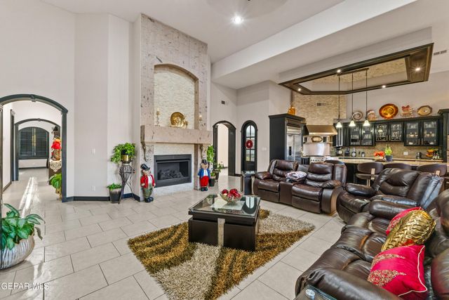 4500 Honey Willow Way, El Paso, TX 79922