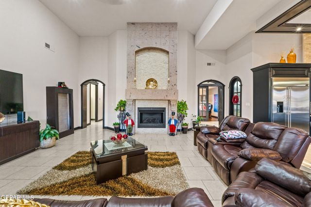 4500 Honey Willow Way, El Paso, TX 79922