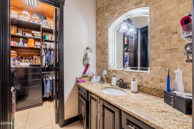 4500 Honey Willow Way, El Paso, TX 79922