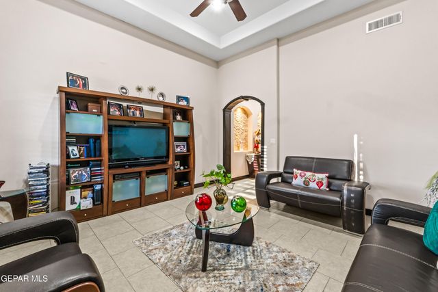 4500 Honey Willow Way, El Paso, TX 79922