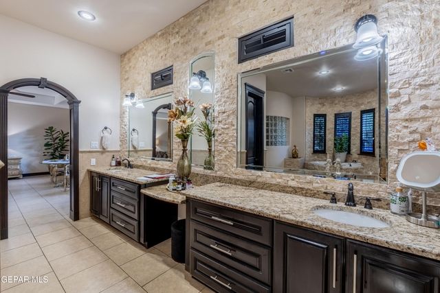 4500 Honey Willow Way, El Paso, TX 79922