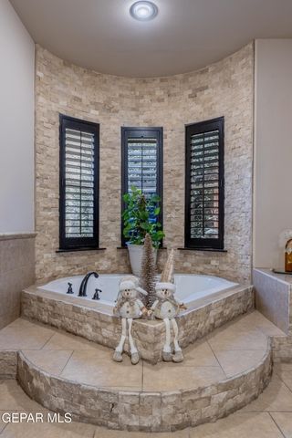 4500 Honey Willow Way, El Paso, TX 79922