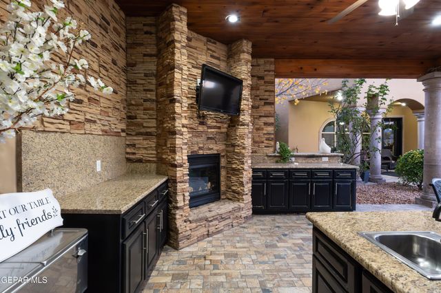 4500 Honey Willow Way, El Paso, TX 79922