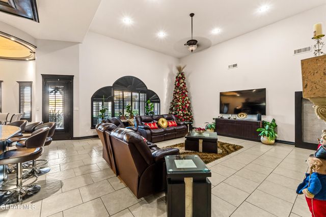 4500 Honey Willow Way, El Paso, TX 79922