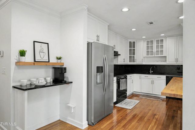 2043 West Manor Court -, Kingsport, TN 37660